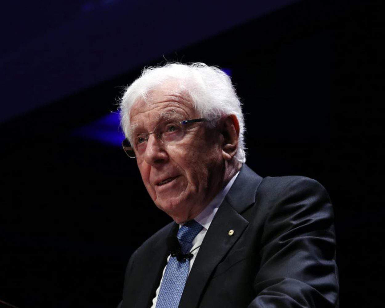 These 9 Frank Lowy Quotes Show You How to Create a Stronger Business